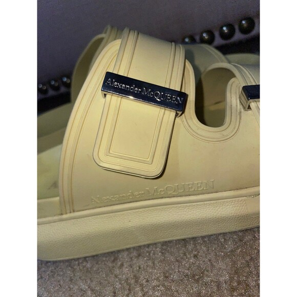 Alexander McQueen Rubber Slides - Picture 5 of 7